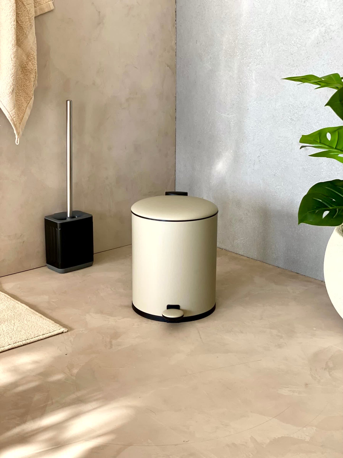 Trove Beige Matt Dustbin - 5L