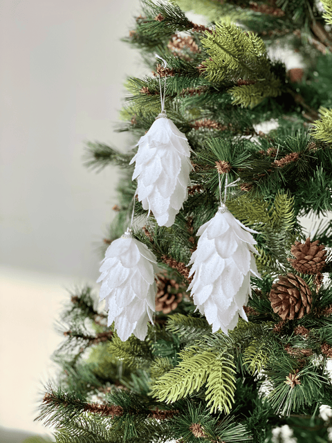 Christmas White Acorn - Set of 3