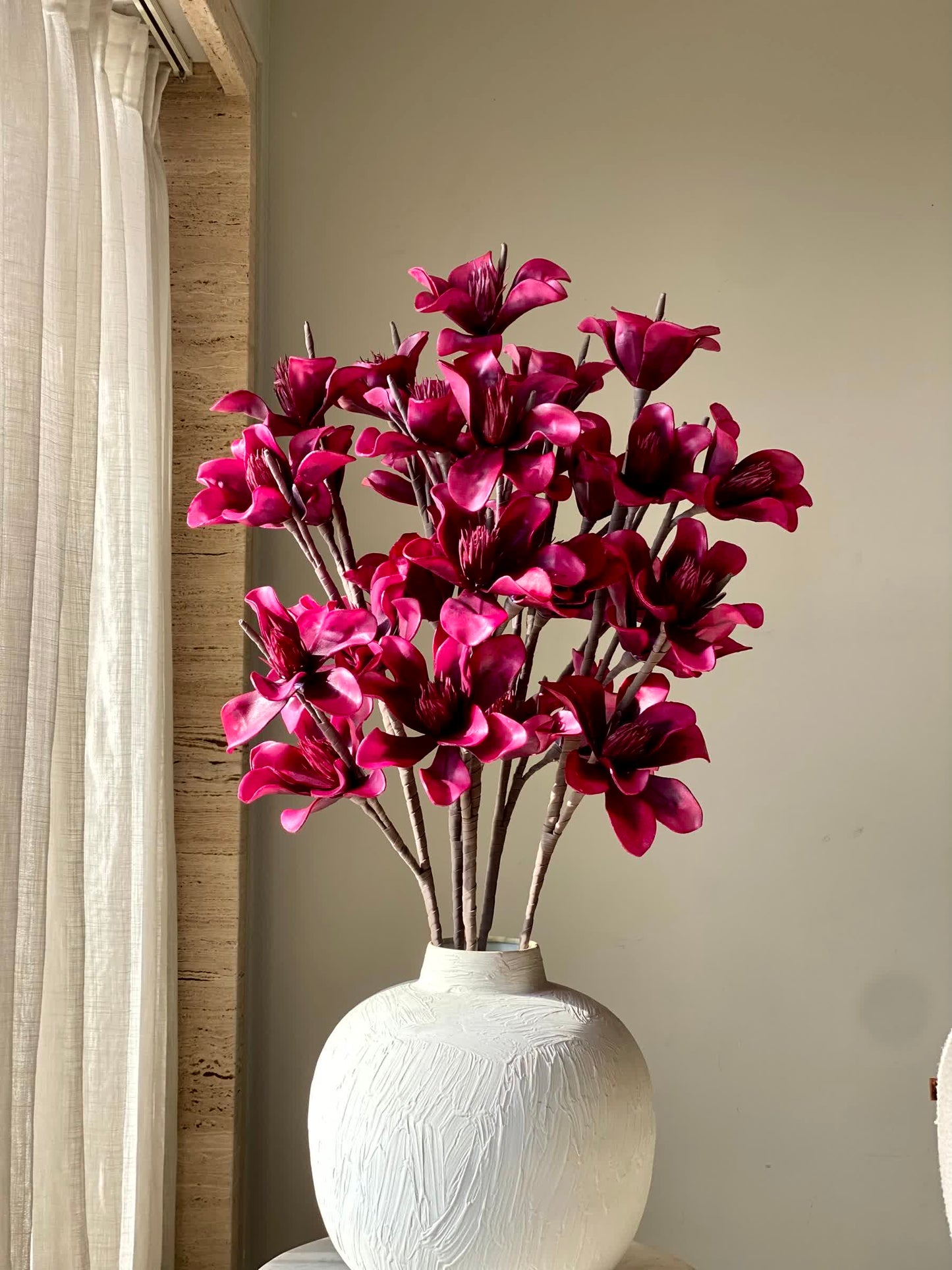 Artificial Lily Magnolia Flower Stem - Fuchsia Ombre (One Stem)